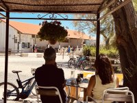 Vue de la terrasse © @mejanes-camargue