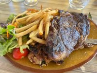 Entrecote et frites Maison au restaurant La Bergerie de Méjanes © @mejanes-camargue